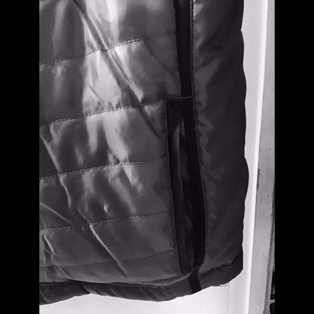 Realtree Reversible Vest - Picture 4 of 10
